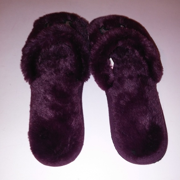 Victoria Secret PINK Slippers - Picture 7 of 8